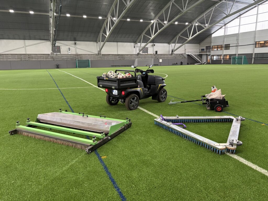 A selection of the equipment used for maintenance at Manglerudhallen.